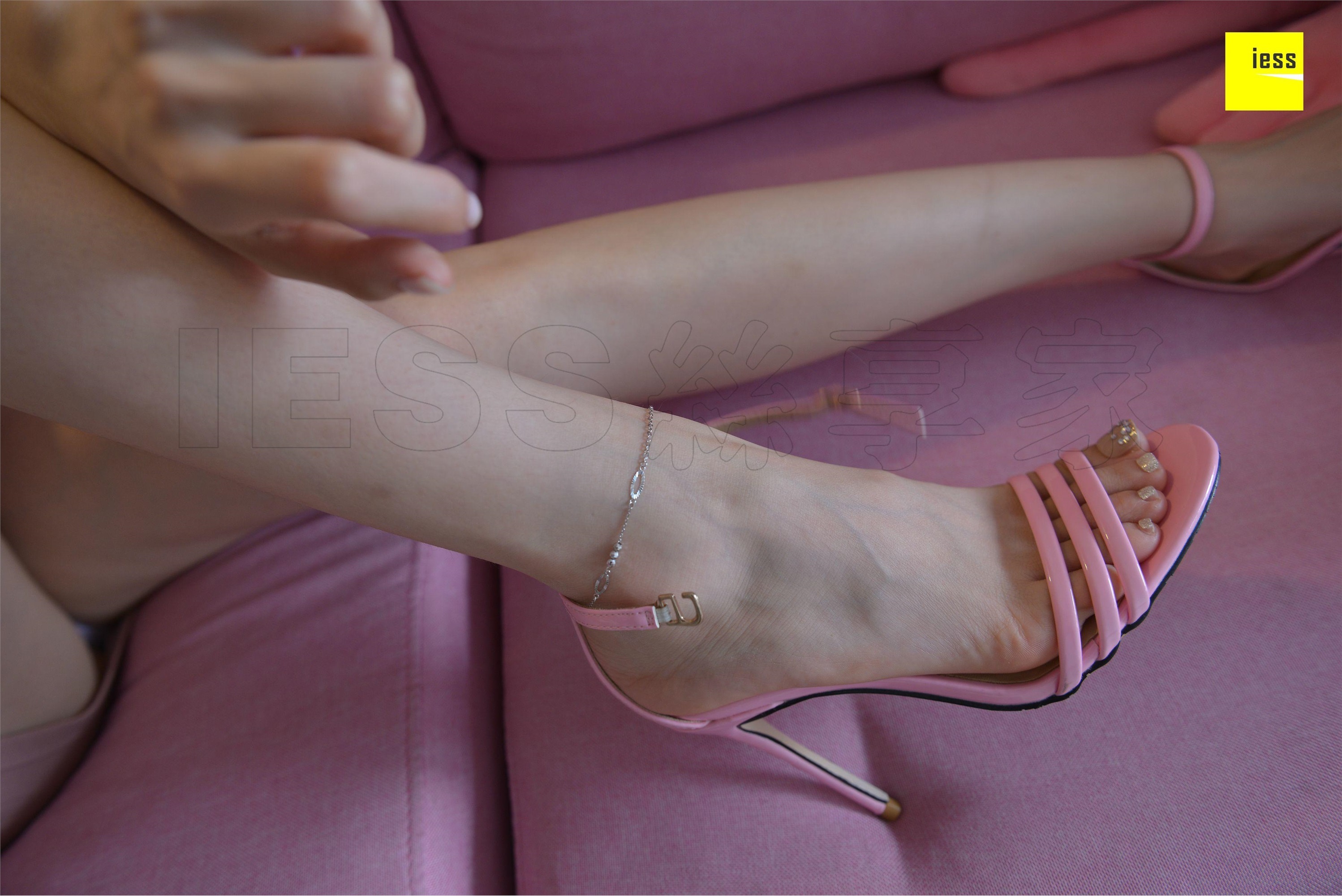 IESS异思趣向 2018.05.09《魔鬼周三》特刊18期：《粉红仲夏梦》佳佳